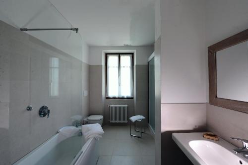 Ένα μπάνιο στο La Villa degli Orti