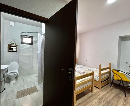 Un baño de "White House Nakani" - Guesthouse near the centre