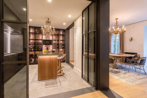Luxury 3-Bed Apartment in Salamanca, Madrid