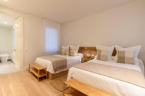 Luxury 3-Bed Apartment in Salamanca, Madrid