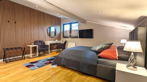 3 ROOMS - Zimmervermietung nähe Flughafen BER - gratis WLAN, Parken & Netflix photo 29