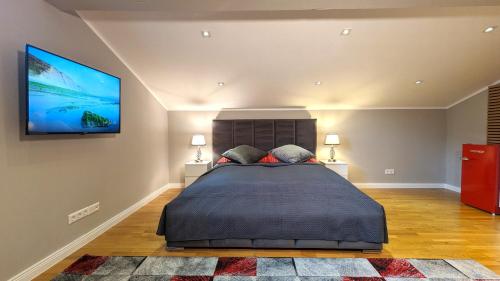 3 ROOMS - Zimmervermietung nähe Flughafen BER - gratis WLAN, Parken & Netflix photo 58