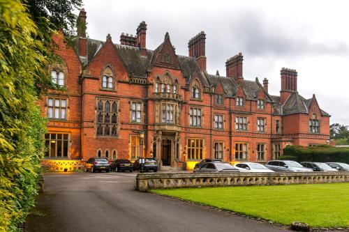 Gallery image of WA Hotel (Wroxall Abbey) in Wroxall