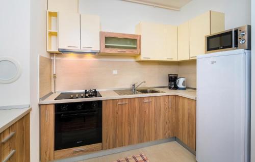 Beautiful Apartment In Rijeka With Wifi