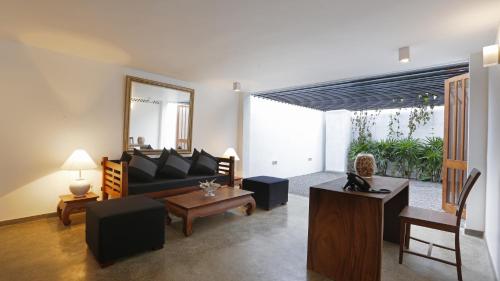 Ruang duduk di The Beach Boutique