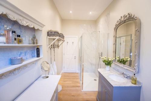 Swanky London pad in Putney