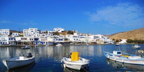 Tinos Suites & Apartments with sea view