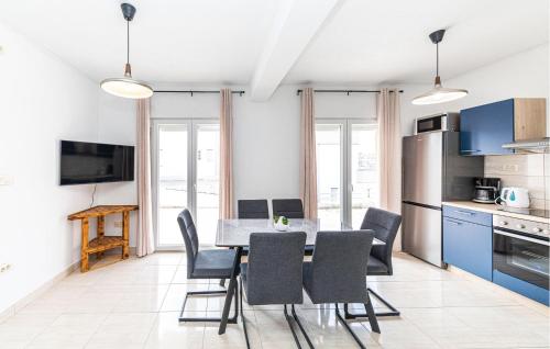 Lovely Apartment In Sevid With Kitchen