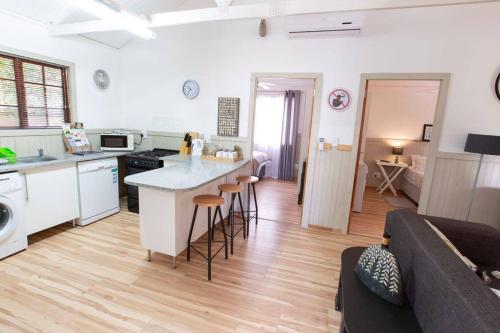Kuchyň nebo kuchyňský kout v ubytování Lala Lapa Self Catering Accomodation