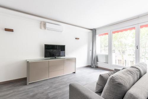 Appartement ensoleillé Buttes Chaumont - III