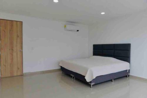 Postel nebo postele na pokoji v ubytování Espectacular casa en oferta con piscina privada y vista al mar