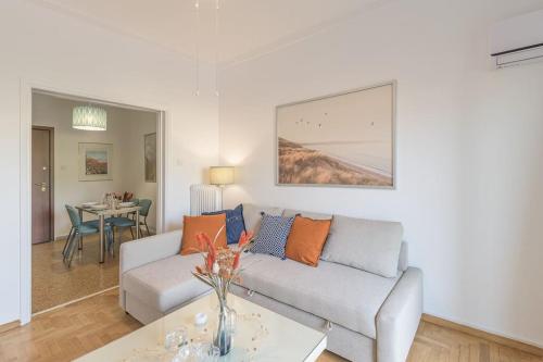 Sunny Central Luxury 50 sm with balcony view 4th floor