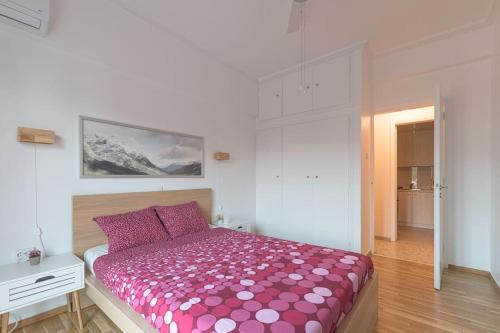 Sunny Central Luxury 50 sm with balcony view 4th floor