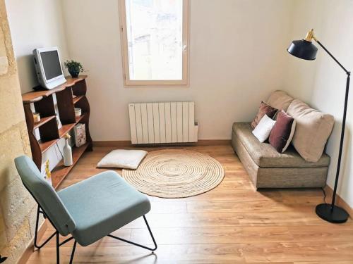 Lumineux appartement sous les toits à Pey Berland