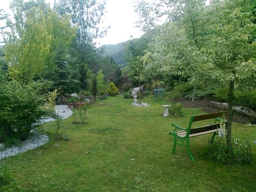 Zahrada ubytování Apartma "Pod Matajurjem" mountains view