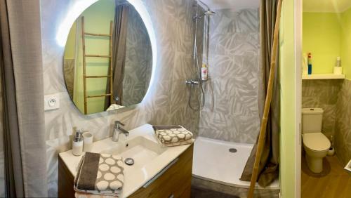 Ванная комната в Spacieux duplex, vue mer et belle terrasse