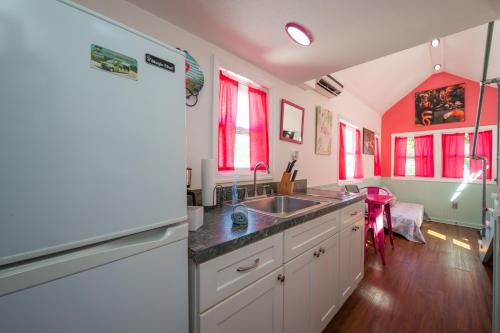 Kuchyň nebo kuchyňský kout v ubytování Tiny House Siesta