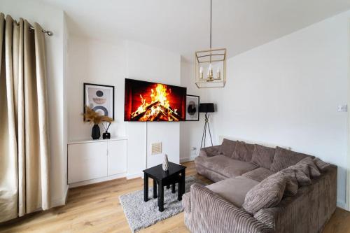 Lovely 2 Bedroom Apartment - 5 mins walk Elizabeth Line