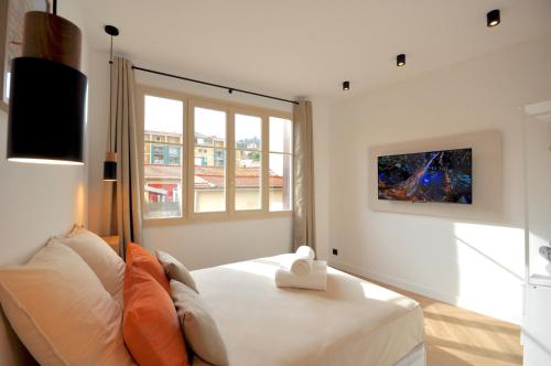 MONACO - MENTON - FULL CLIM - 6 PERSONS - 2 BEDROOMS - FULL RENOVATED - HYPERCENTER - BEACH AND SUn