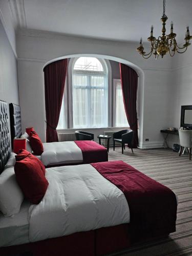 Best Western The Grand Hotel Hartlepoolにあるベッド