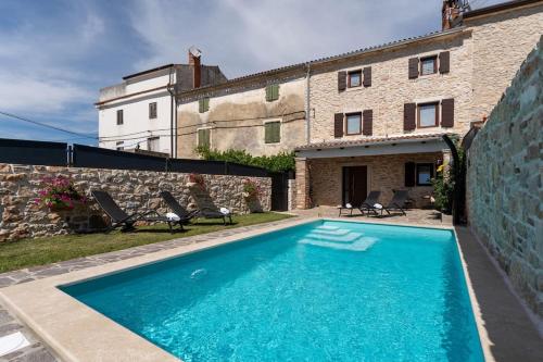 Villa Stonehouse by Briskva