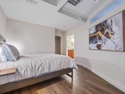 4Bedroom/ 2bath 2100sq ft Thorton Park Master Suite photo 38