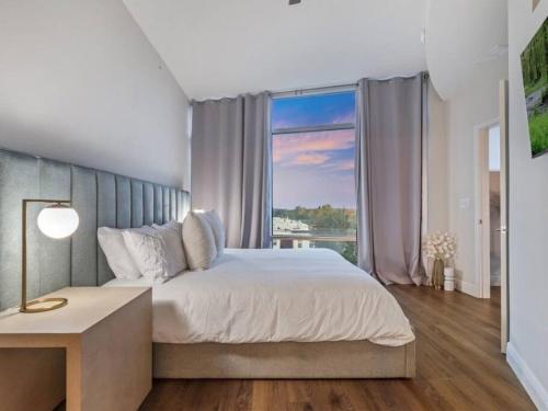 4Bedroom/ 2bath 2100sq ft Thorton Park Master Suite photo 37