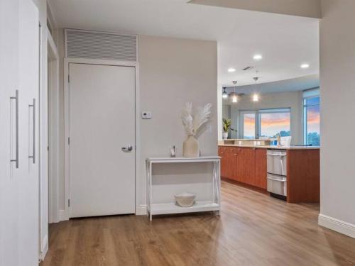 4Bedroom/ 2bath 2100sq ft Thorton Park Master Suite photo 32