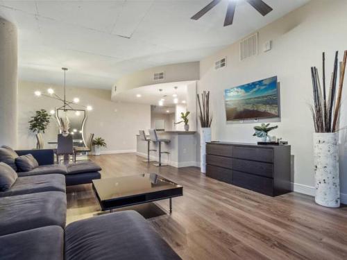 4Bedroom/ 2bath 2100sq ft Thorton Park Master Suite photo 24