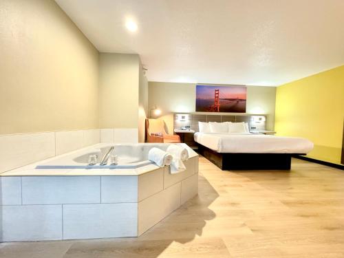 Quality Inn & Suites Willows – Photos 5
