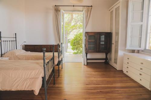 Двухъярусная кровать или двухъярусные кровати в номере Enlace Casa de Huespedes