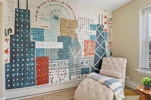 a room with a large mural of a city at 2BR Midway Getaway! l 20 min to downtown Chicago in Stickney