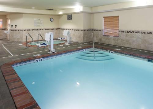 Hampton Inn & Suites Davenport photo 24