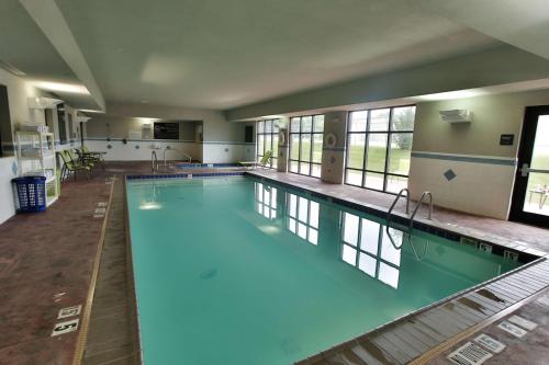 Hampton Inn & Suites Middlebury – Photos 5