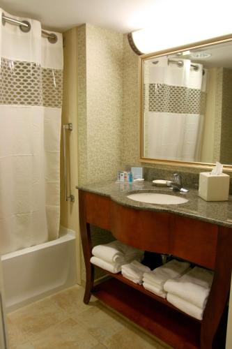 Ванная комната в Hampton Inn Easton