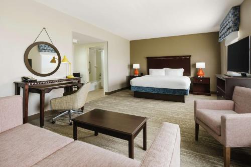 Postel nebo postele na pokoji v ubytování Hampton Inn & Suites Ft. Lauderdale/West-Sawgrass/Tamarac, FL