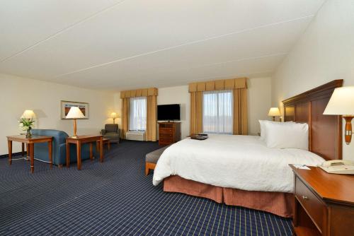 Ένα ή περισσότερα κρεβάτια σε δωμάτιο στο Hampton Inn Farmville