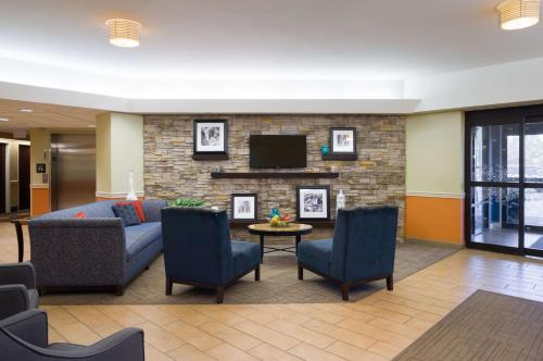Larkspur Landing Carlisleにあるテレビまたはエンターテインメントセンター