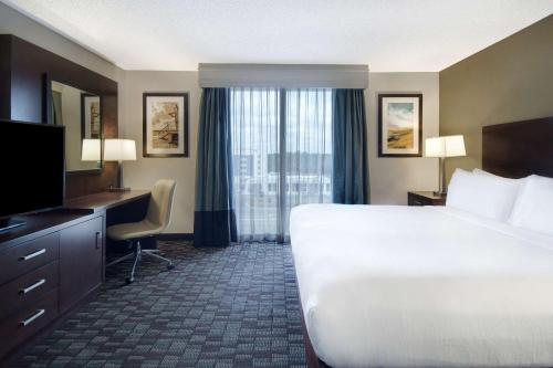 Embassy Suites by Hilton Jacksonville Baymeadows Image