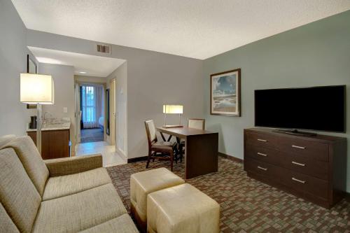 Embassy Suites by Hilton Jacksonville Baymeadows Image