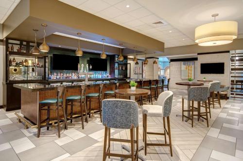 Embassy Suites by Hilton Jacksonville Baymeadows Image