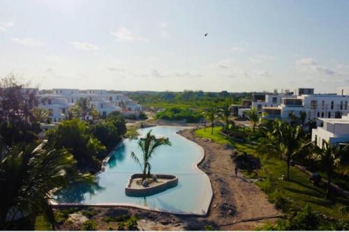 uma vista aérea de um rio num resort em Island style 2-bedroom apartment with pool "Ilava Boma" em Paje