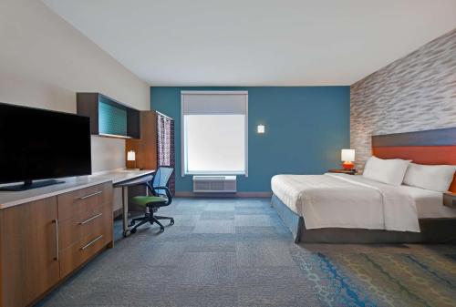 Home2 Suites By Hilton Columbusにあるテレビまたはエンターテインメントセンター