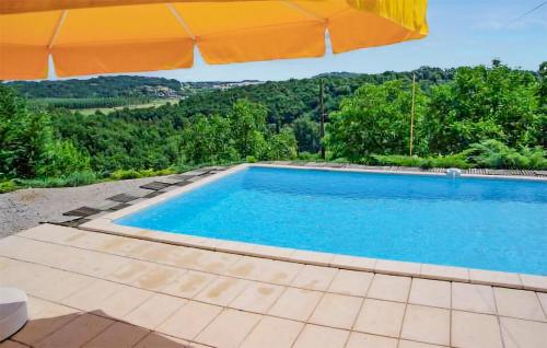 Cozy Home In Montignac With Kitchenette