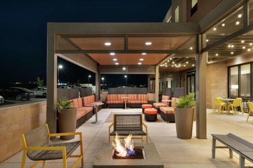 Χώρος καθιστικού στο Home2 Suites By Hilton Alamogordo White Sands