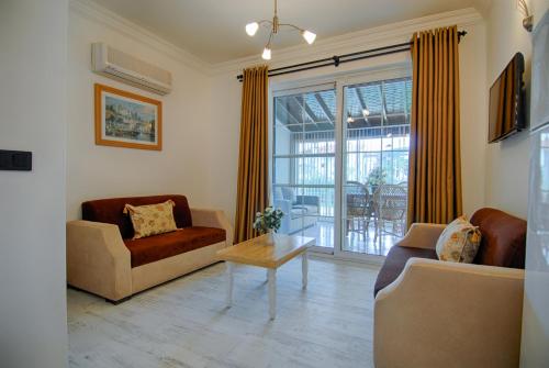 Un lugar para sentarse en Ocean Blue High Class Hotel & SPA