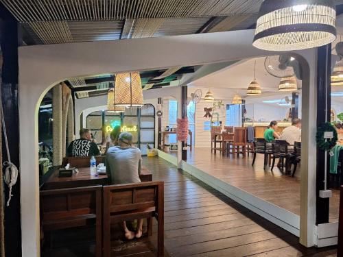 Restaurace v ubytování PAN Beachfront Resort Krabi