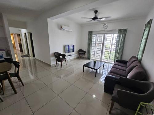 Ruang duduk di A&H Homestay Seberang Jaya with Swimming Pool