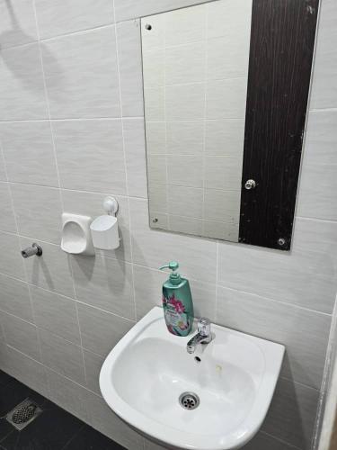 Bilik mandi di A&H Homestay Seberang Jaya with Swimming Pool