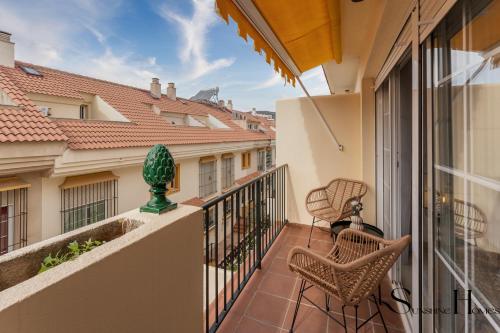 Townhouse wIth Jacuzzi,sea views, swimming pool,garage